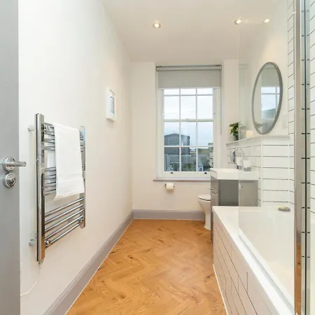 Pass The Keys Stunning 2 Bed Retreat In The Heart Of Bath Apartment Exterior photo